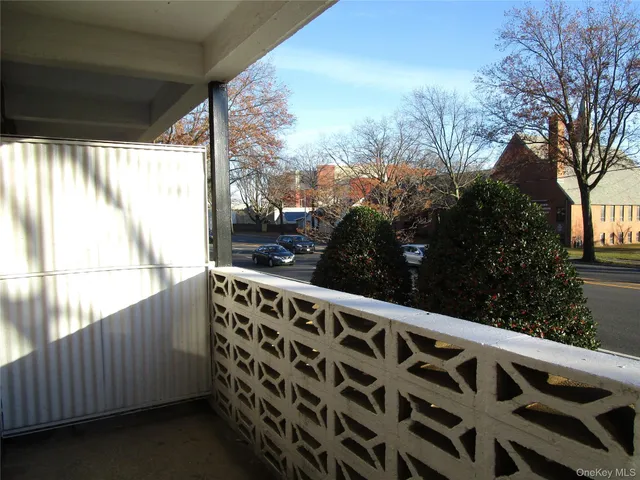 $469,000 | 20 Daley Place, Unit 128, Lynbrook, NY 11563