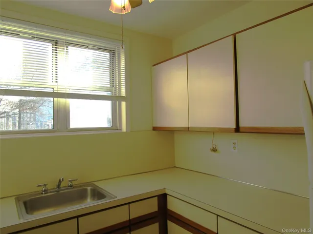 $469,000 | 20 Daley Place, Unit 128, Lynbrook, NY 11563