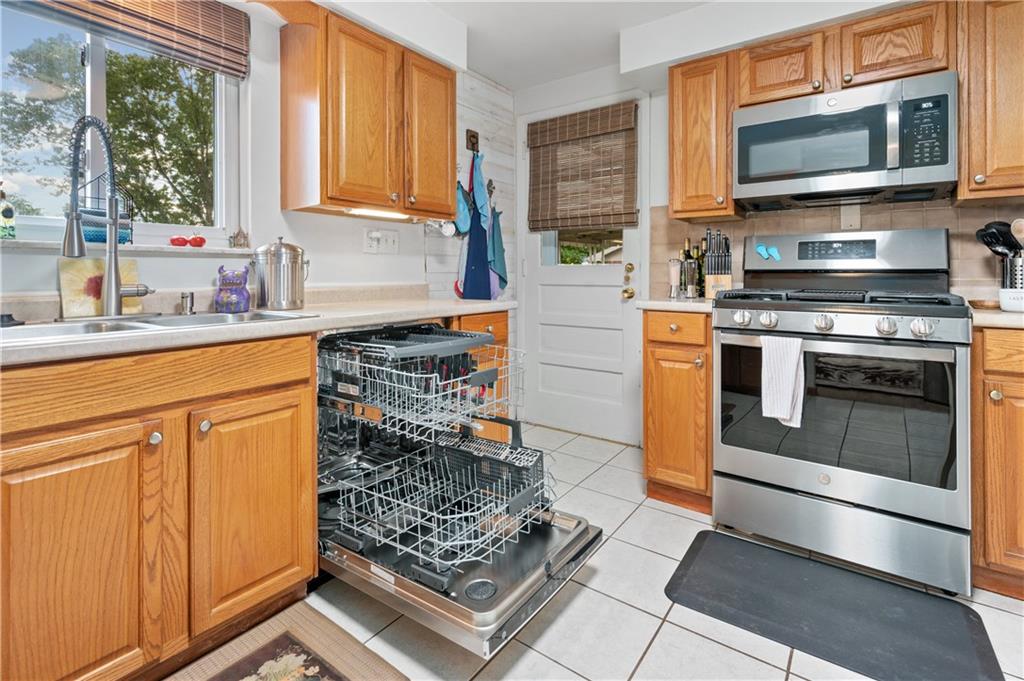 1152 Princeton Road Monroeville, PA 15146 - Photo 6 of 25 Gallery Image 6