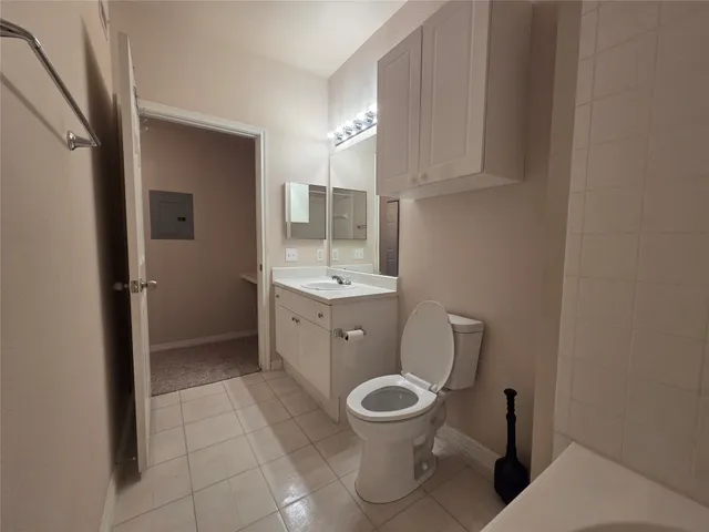 $1,225 | 3045 Marina Bay Drive, Unit 5204, League City, TX 77573