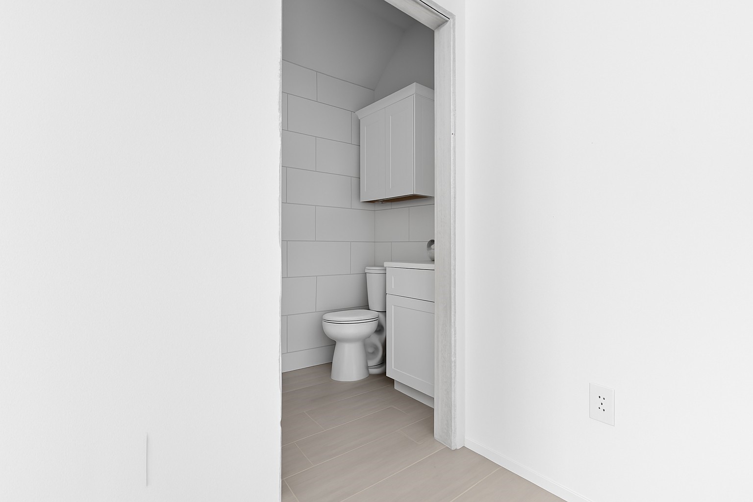 4918 Culmore Drive Houston, TX 77021 - Photo 10 of 13 This home, one of the few in the community with a convenient half bathroom, offers a sleek and modern touch for effortless living. Bathroom features a tub for all your soaking needs.