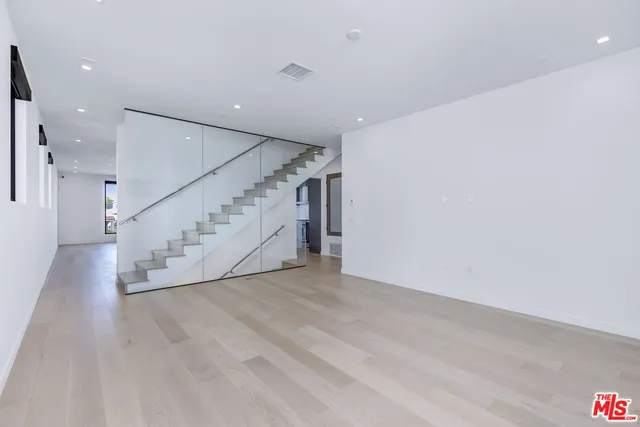 $12,400 | 2019 Barry Avenue, Los Angeles, CA 90025