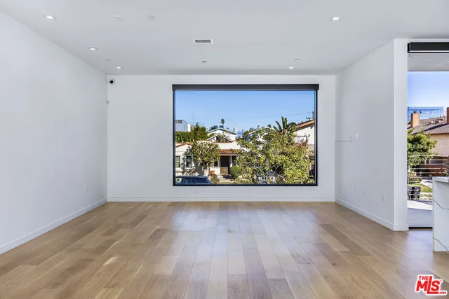 $12,400 | 2019 Barry Avenue, Los Angeles, CA 90025