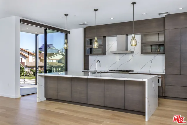 $12,400 | 2019 Barry Avenue, Los Angeles, CA 90025