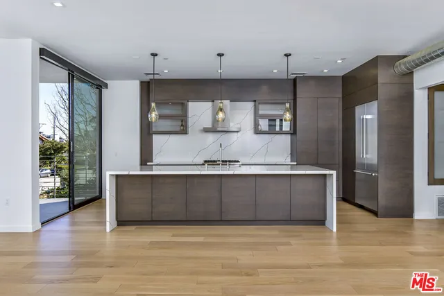 $12,400 | 2019 Barry Avenue, Los Angeles, CA 90025