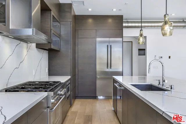 $12,400 | 2019 Barry Avenue, Los Angeles, CA 90025