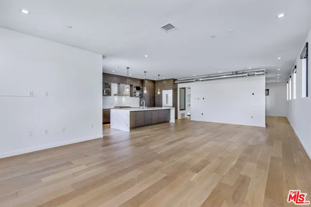 $12,400 | 2019 Barry Avenue, Los Angeles, CA 90025