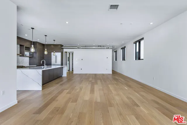 $12,400 | 2019 Barry Avenue, Los Angeles, CA 90025