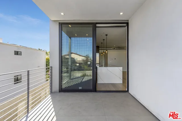 $12,400 | 2019 Barry Avenue, Los Angeles, CA 90025