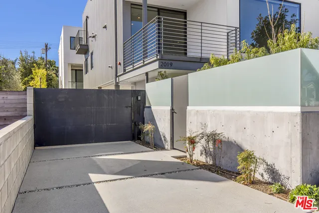 $12,400 | 2019 Barry Avenue, Los Angeles, CA 90025