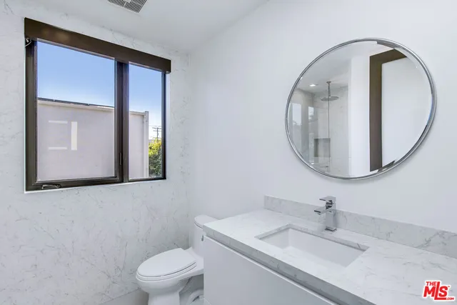 $12,400 | 2019 Barry Avenue, Los Angeles, CA 90025