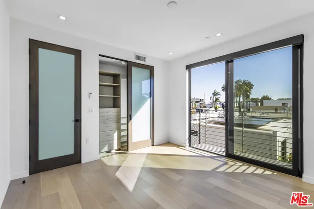 $12,400 | 2019 Barry Avenue, Los Angeles, CA 90025