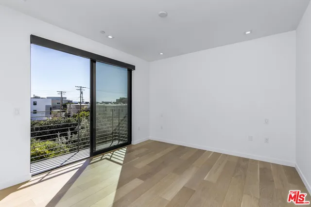 $12,400 | 2019 Barry Avenue, Los Angeles, CA 90025