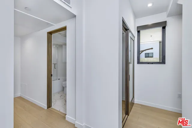 $12,400 | 2019 Barry Avenue, Los Angeles, CA 90025