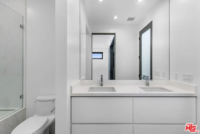 $12,400 | 2019 Barry Avenue, Los Angeles, CA 90025