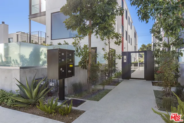 $12,400 | 2019 Barry Avenue, Los Angeles, CA 90025