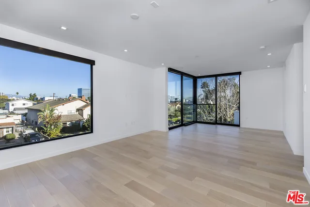 $12,400 | 2019 Barry Avenue, Los Angeles, CA 90025