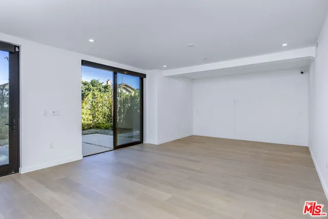 $12,400 | 2019 Barry Avenue, Los Angeles, CA 90025