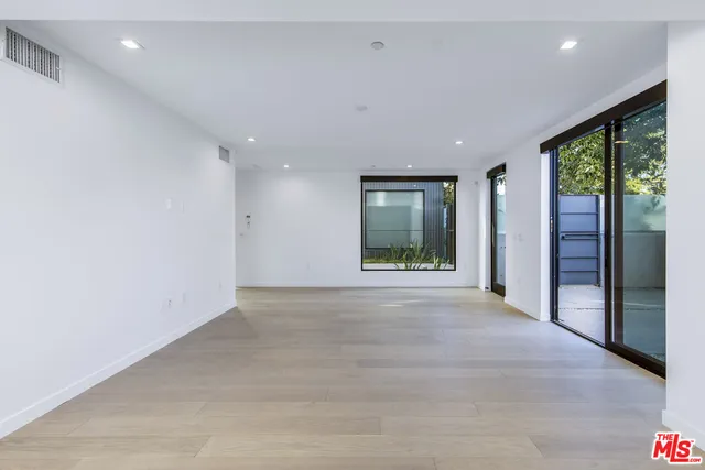 $12,400 | 2019 Barry Avenue, Los Angeles, CA 90025