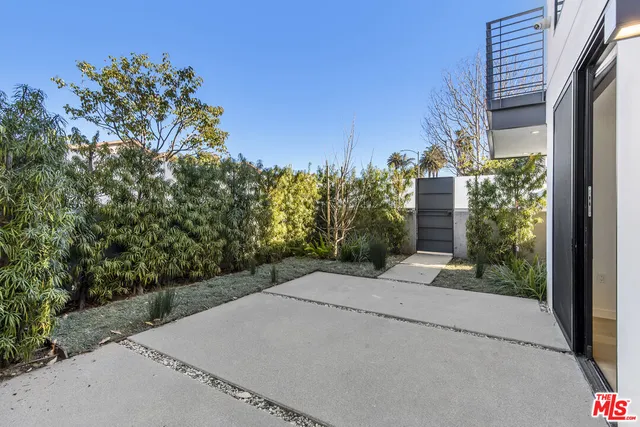 $12,400 | 2019 Barry Avenue, Los Angeles, CA 90025