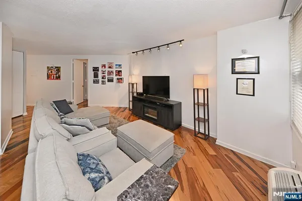 $318,000 | 7004 Boulevard East, Unit 1B, Guttenberg, NJ 07093