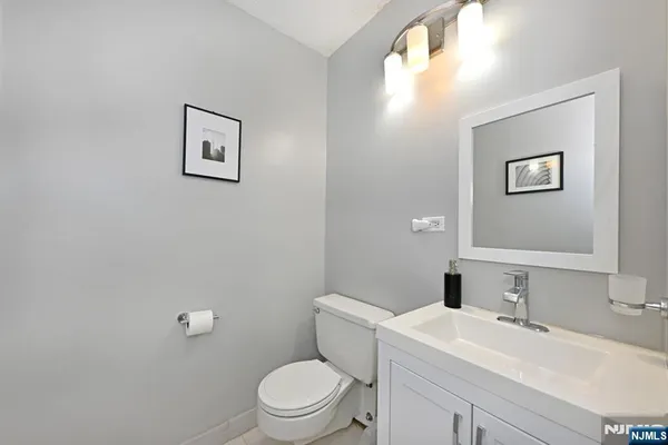 $318,000 | 7004 Boulevard East, Unit 1B, Guttenberg, NJ 07093