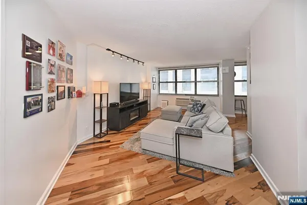 $318,000 | 7004 Boulevard East, Unit 1B, Guttenberg, NJ 07093