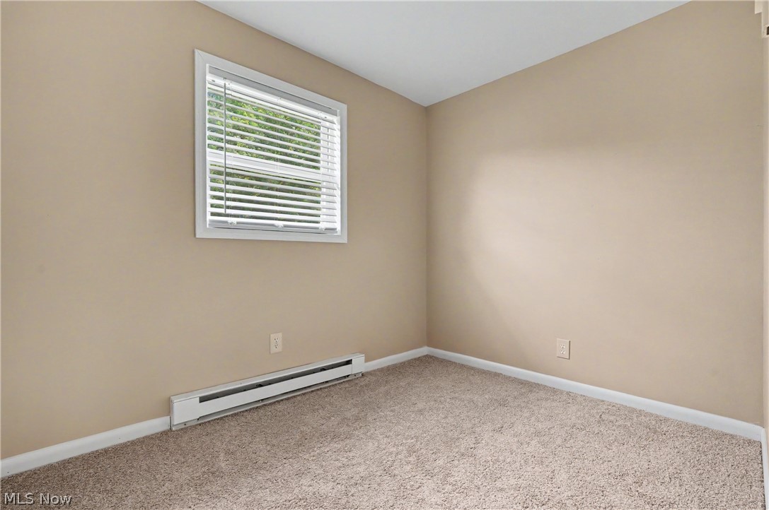 6341 Clingan Road Youngstown, OH 44514 - Photo 17 of 35