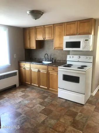 $1,300 | 718 Western Avenue, Unit B, Albany, NY 12203