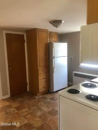 $1,300 | 718 Western Avenue, Unit B, Albany, NY 12203