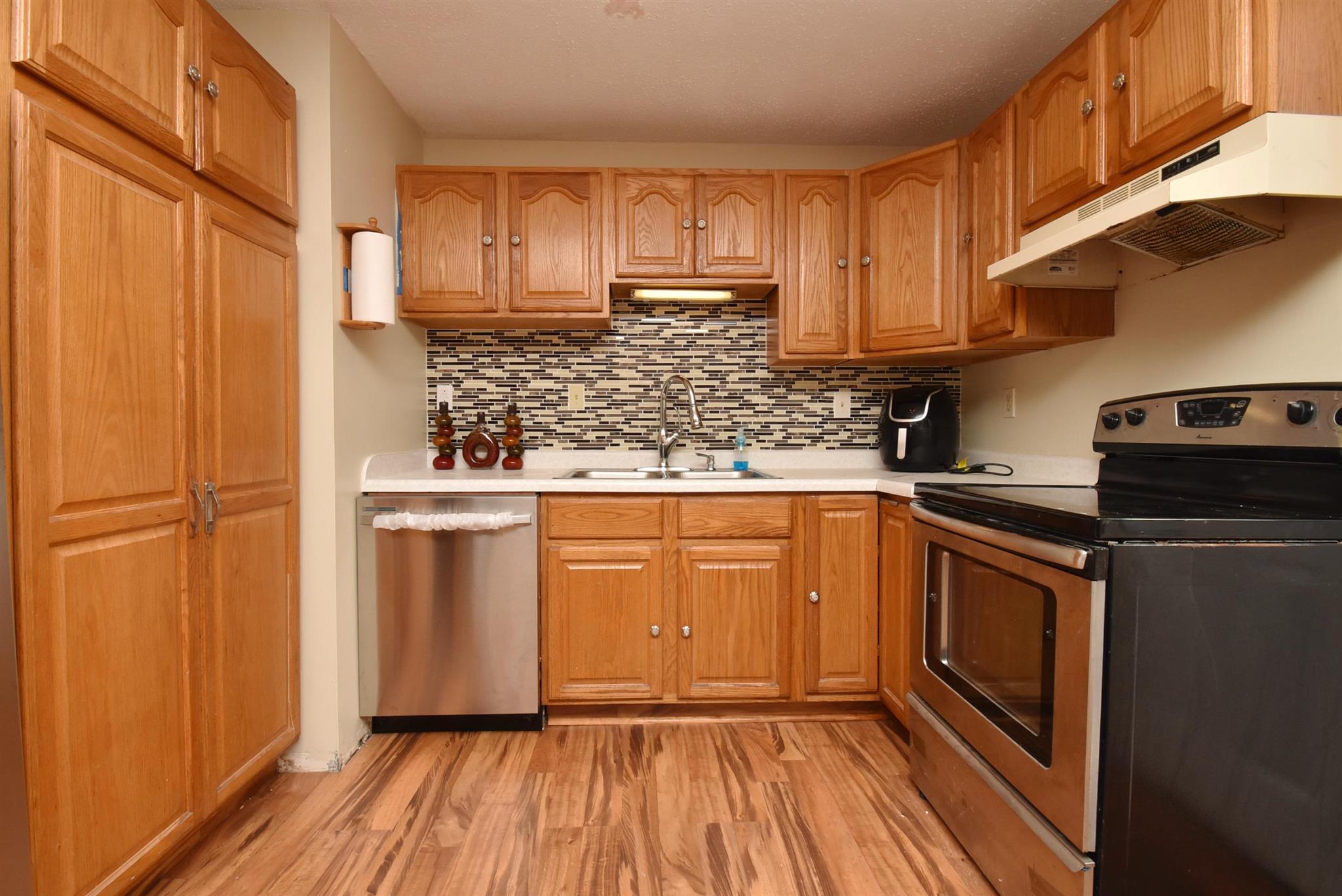 4400 West Castleton Road Peoria, IL 61615 - Photo 8 of 31 Gallery Image 8