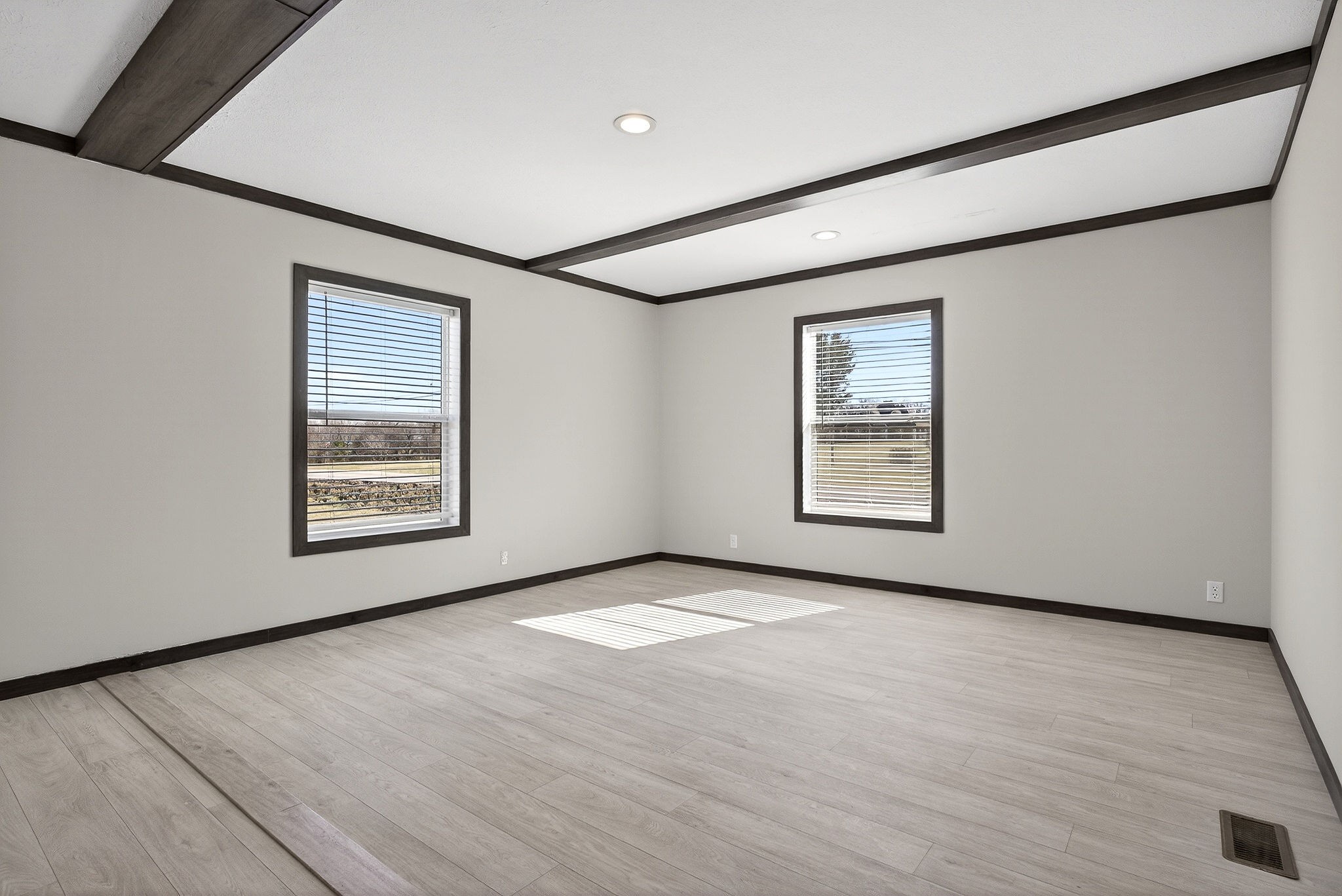 3881 Shellsford Road McMinnville, TN 37110 - Photo 13 of 44 an empty room with windows and closet