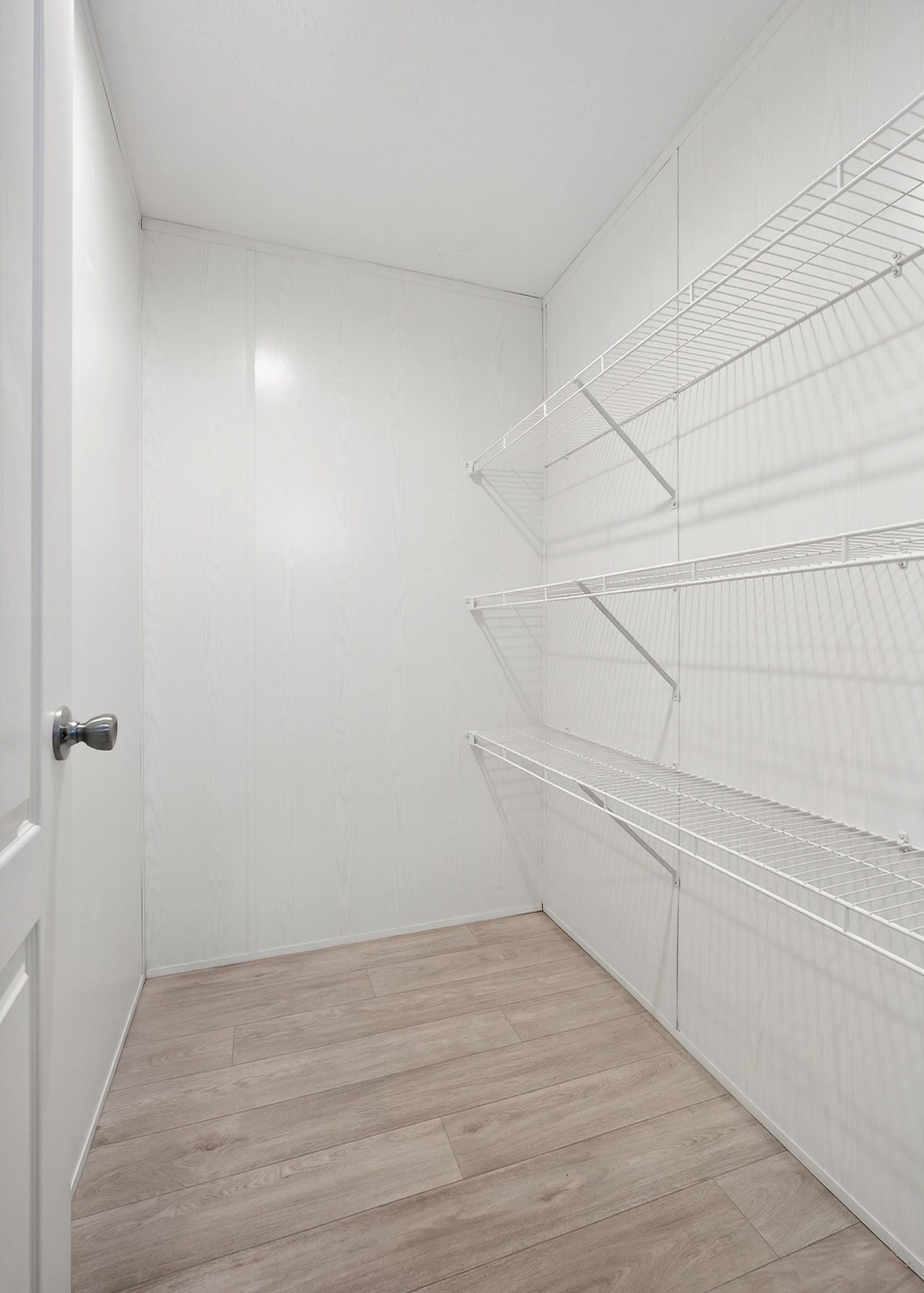 3881 Shellsford Road McMinnville, TN 37110 - Photo 27 of 44 a view of a room with empty racks