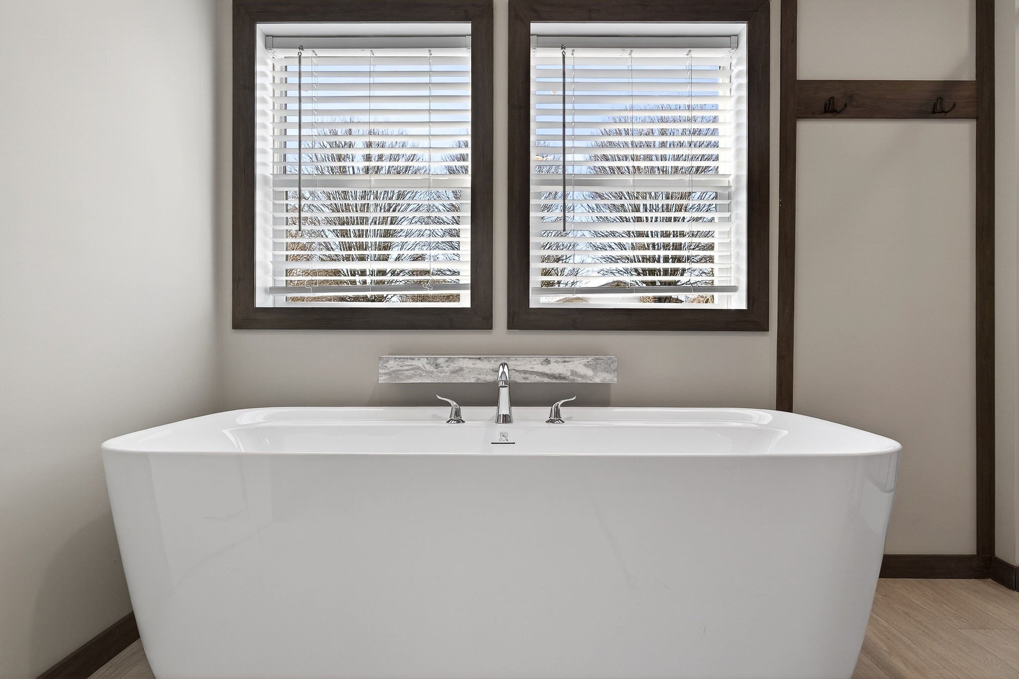 3881 Shellsford Road McMinnville, TN 37110 - Photo 29 of 44 a white bath tub sitting next to a window