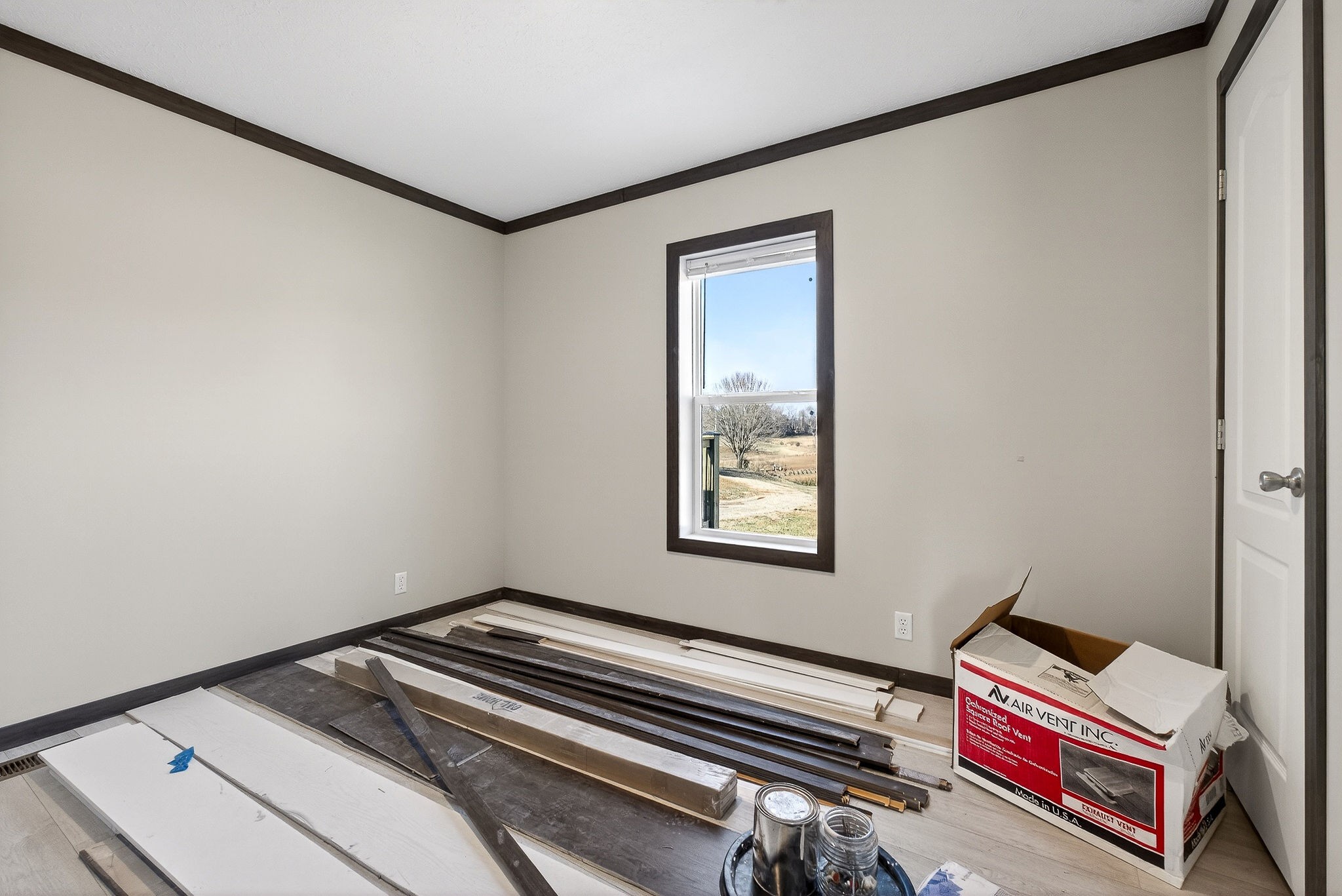 3881 Shellsford Road McMinnville, TN 37110 - Photo 32 of 44 a bedroom with a bed and a window