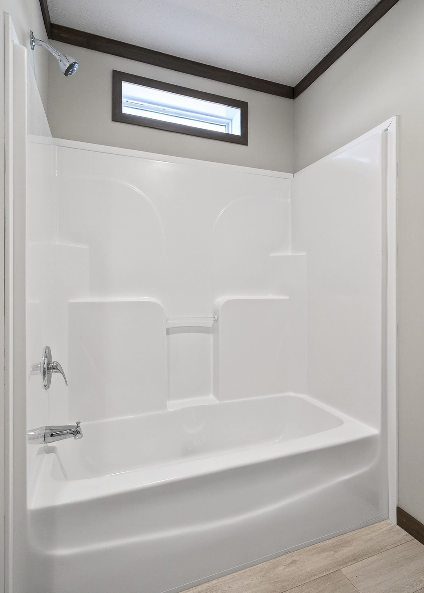 3881 Shellsford Road McMinnville, TN 37110 - Photo 39 of 44 a bathroom with a bathtub