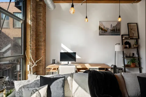 $3,290 | 1040 West Adams Street, Unit 347, Chicago, IL 60607