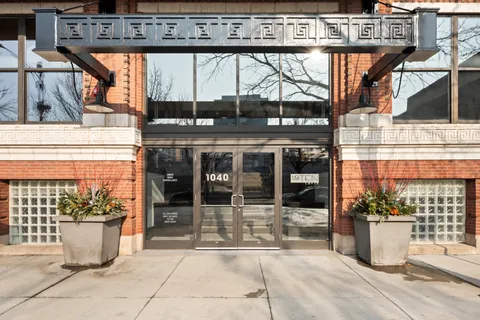 $3,290 | 1040 West Adams Street, Unit 347, Chicago, IL 60607