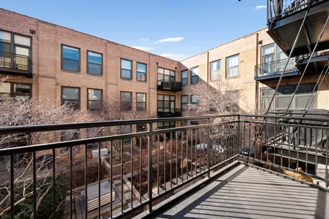 $3,290 | 1040 West Adams Street, Unit 347, Chicago, IL 60607