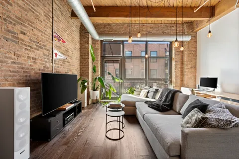 $3,290 | 1040 West Adams Street, Unit 347, Chicago, IL 60607