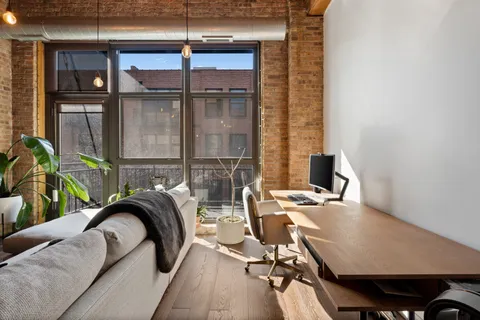 $3,290 | 1040 West Adams Street, Unit 347, Chicago, IL 60607