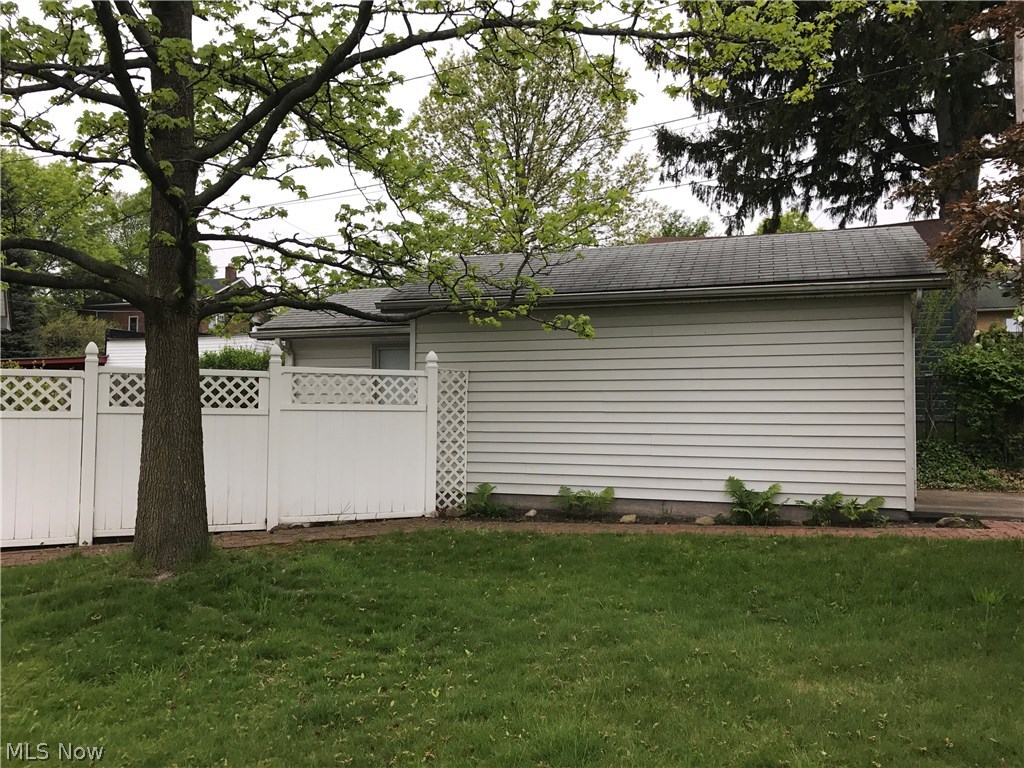 10221 Unity Avenue Cleveland, OH 44111 - Photo 11 of 12