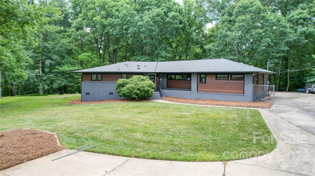 2001 Weddington Road Matthews, NC 28105 - Photo 1 of 46 Gallery Image 1