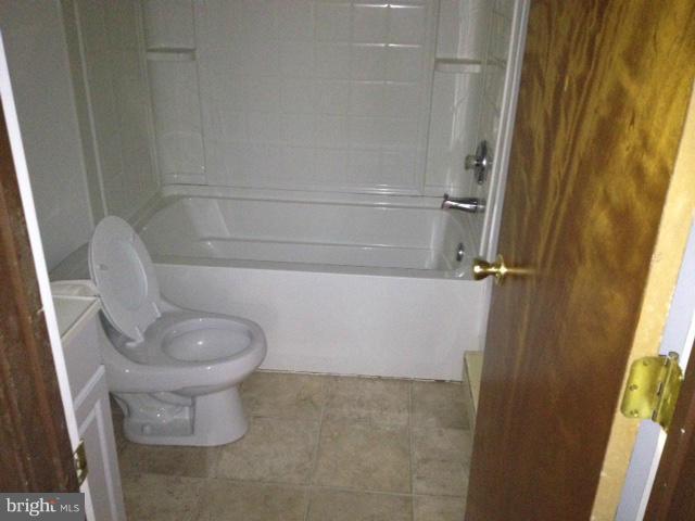 6435 Tharp Road Culpeper, VA 22701 - Photo 8 of 9 Bath