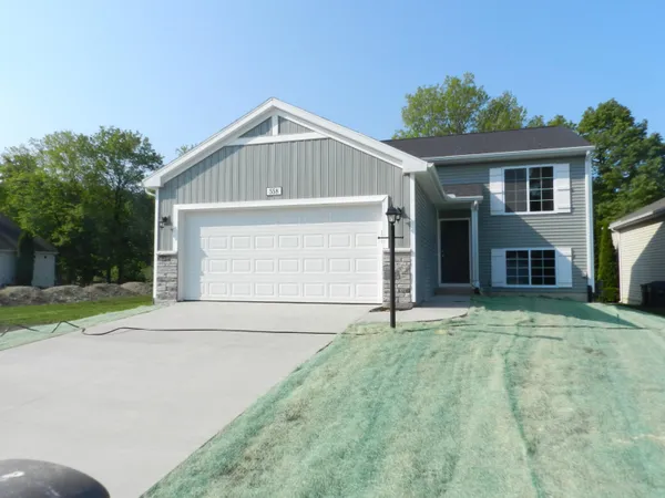 $409,900 | 558 Swan River Drive, Benton Harbor, MI 49022