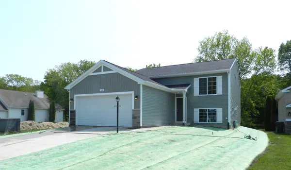 $409,900 | 558 Swan River Drive, Benton Harbor, MI 49022