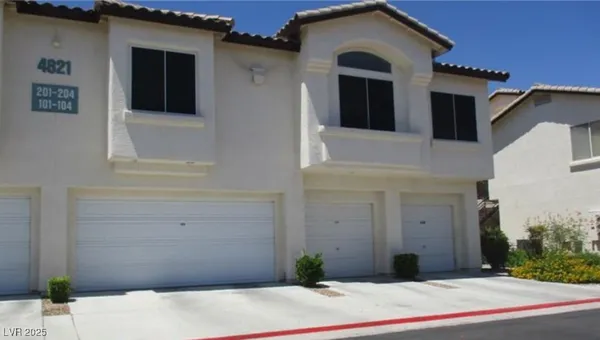 $1,900 | 4821 Black Bear Road, Unit 104, Las Vegas, NV 89149