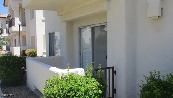 $1,900 | 4821 Black Bear Road, Unit 104, Las Vegas, NV 89149