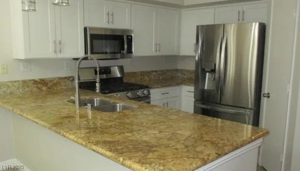 $1,900 | 4821 Black Bear Road, Unit 104, Las Vegas, NV 89149