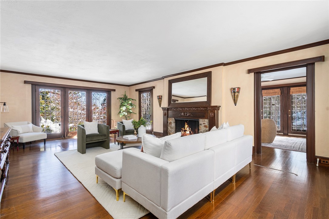 192 Cedar Street Warwick, RI 02818 - Photo 13 of 49